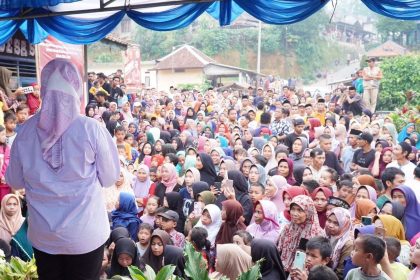Airin Rachmi Diany terus melakukan kunjungan silaturahminya dengan bertemu masyarakat di sejumlah Desa di Wilayah Sobang, Kabupaten Lebak, Kamis (15/6)