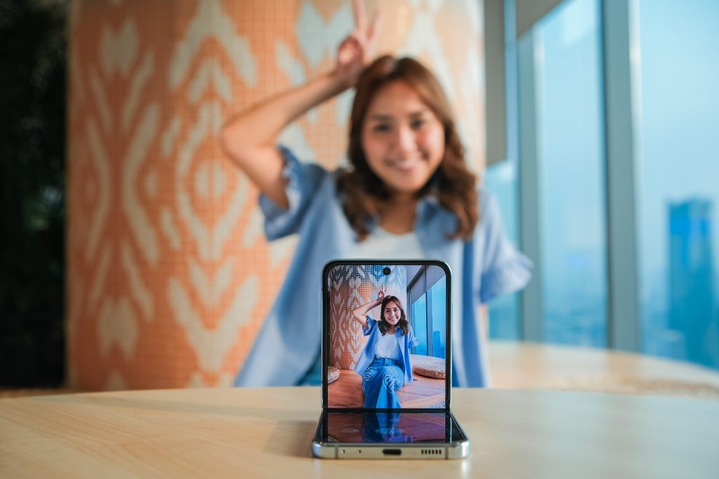 Rahasia Dibalik Desain Kekinian Galaxy Z Fold5 | Z Flip5, HP Lipat yang Cocok Buat Anak Muda 4